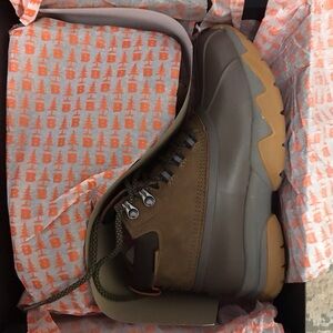 Bass outdoor women’s cushion sole hiking boot- waterproof  size 7